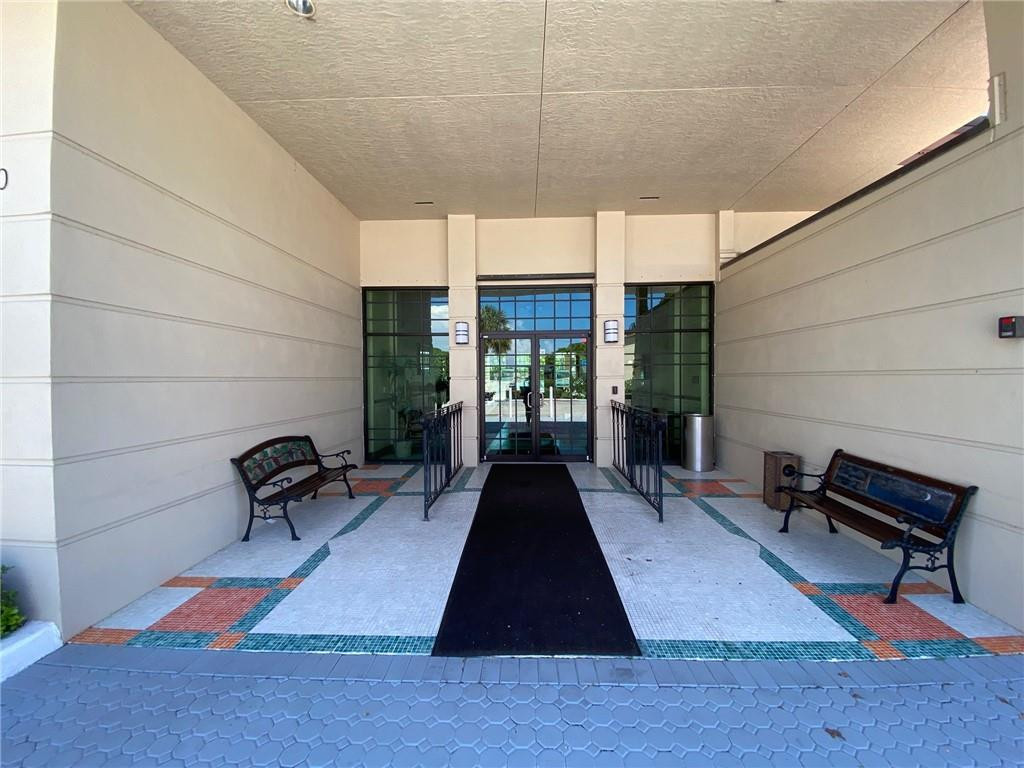 ORIOLE GARDENS 1 - Residential