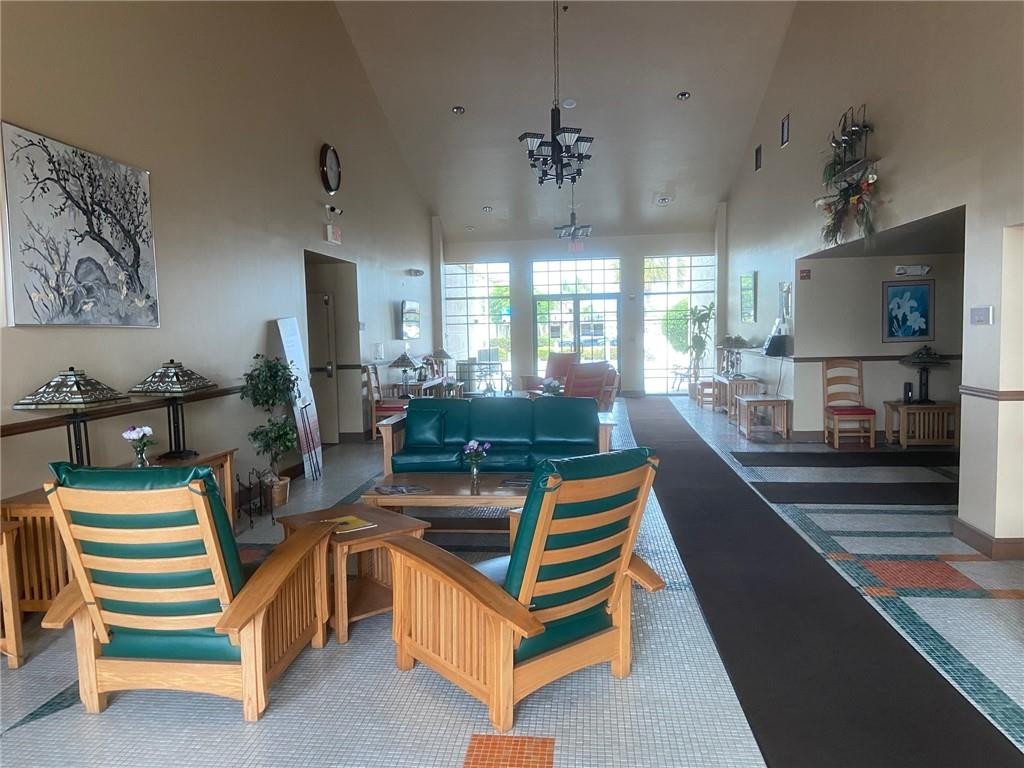 ORIOLE GARDENS 1 - Residential
