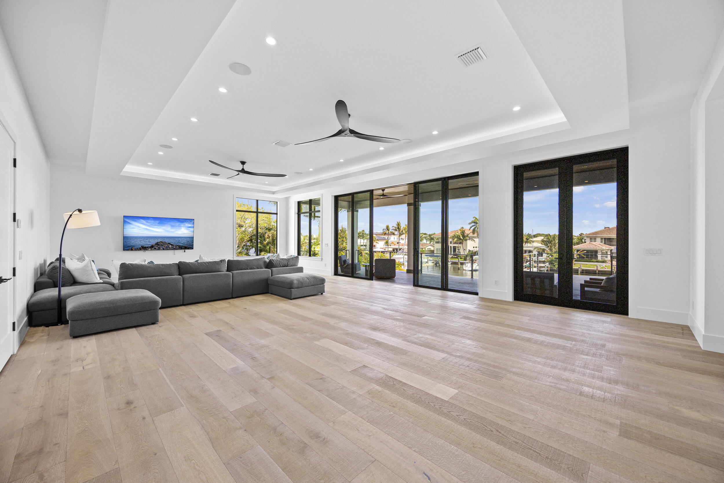 NORTH PALM BEACH VILLAGE OF 6 - Residential