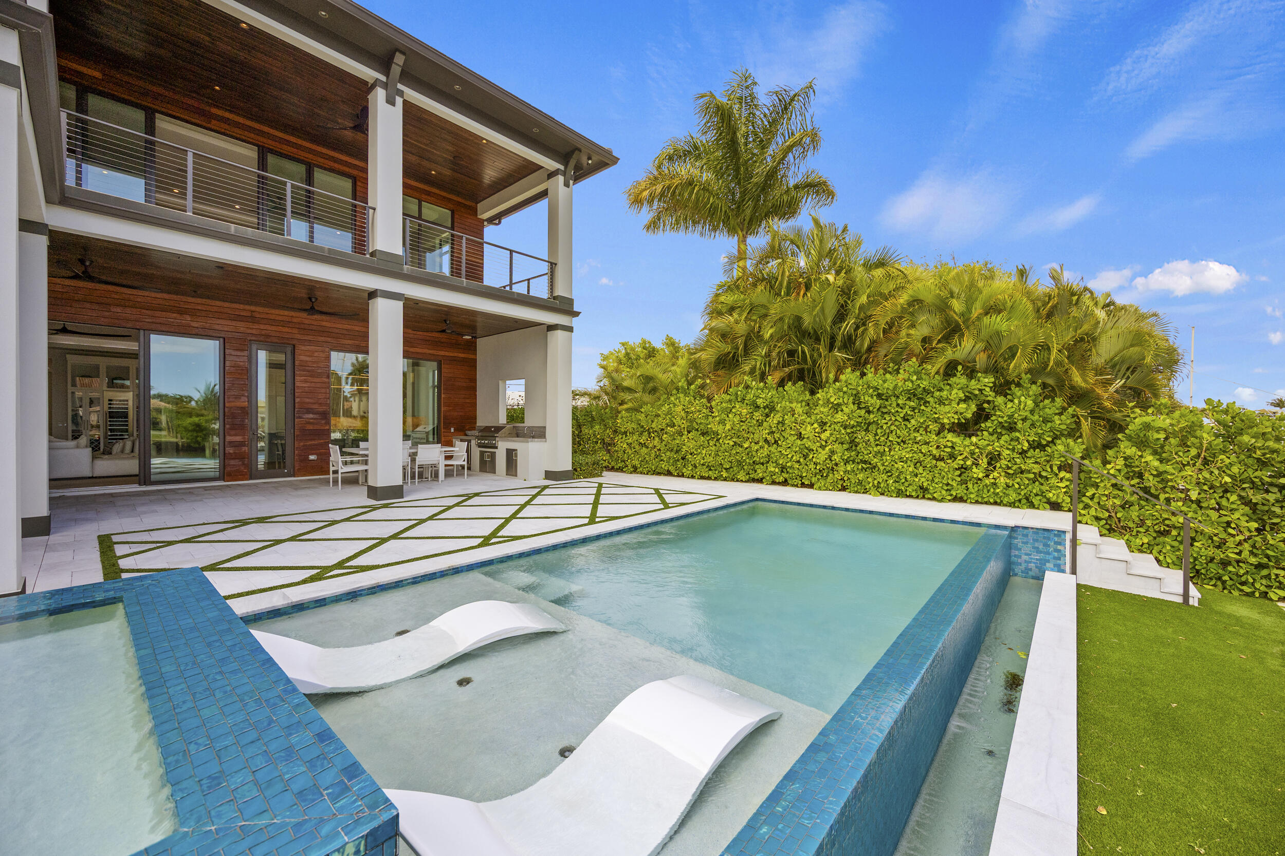 NORTH PALM BEACH VILLAGE OF 6 - Residential