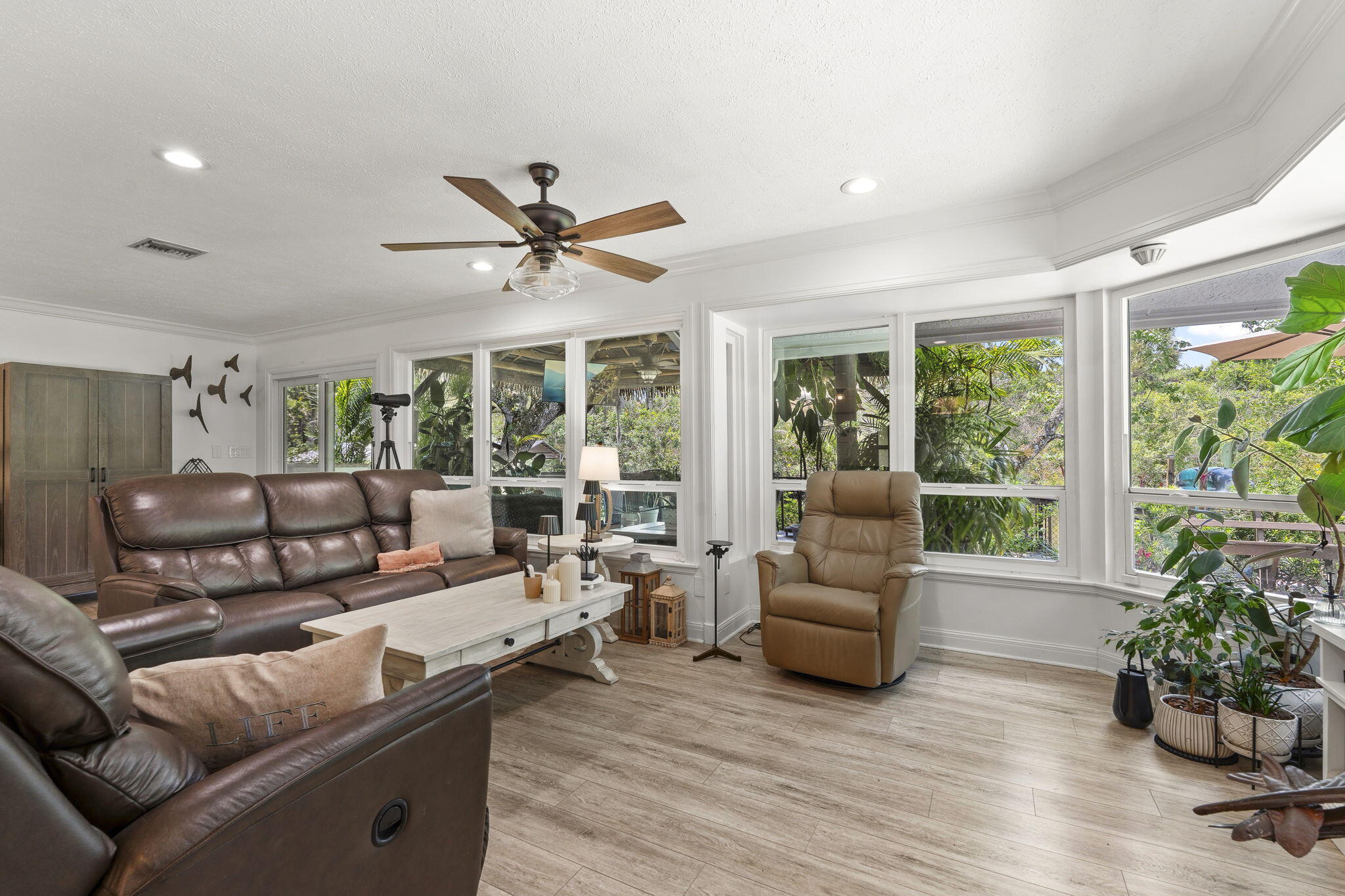 SOUTH RIVER COLONY - Residential