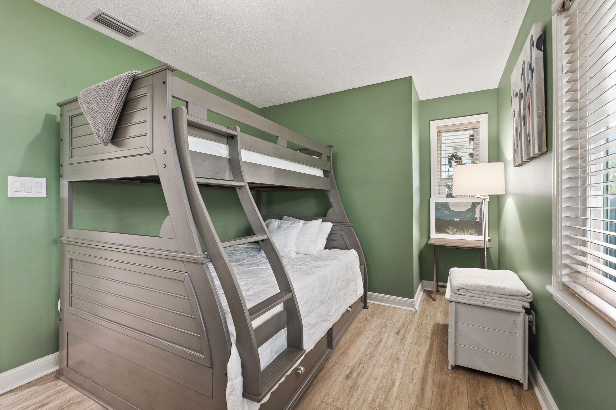 SOUTH RIVER COLONY - Residential