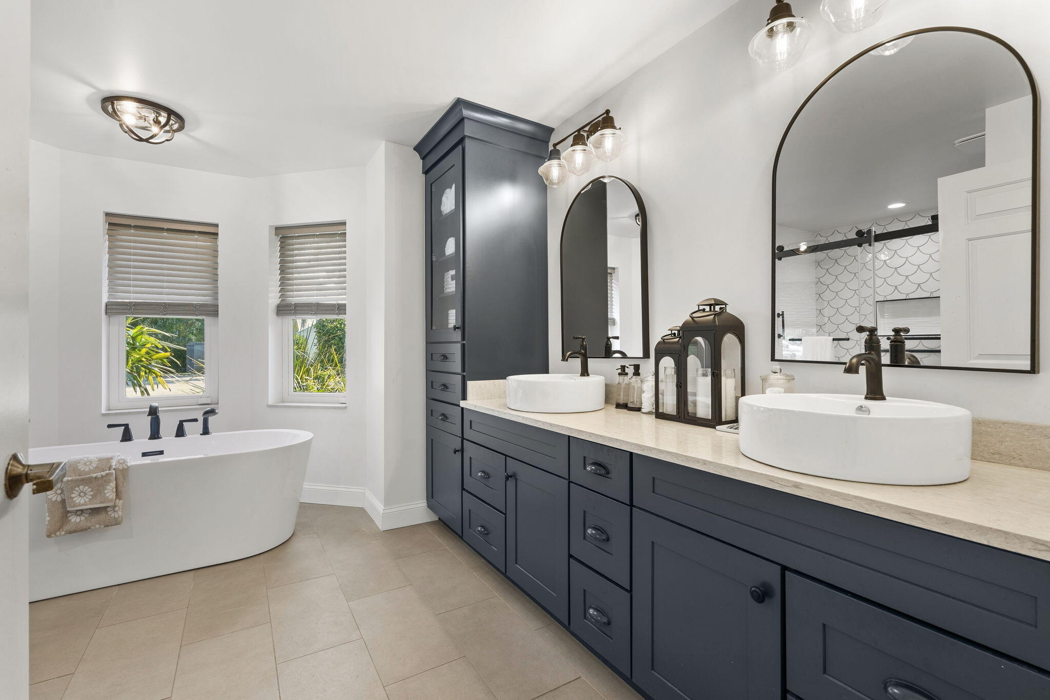 SOUTH RIVER COLONY - Residential