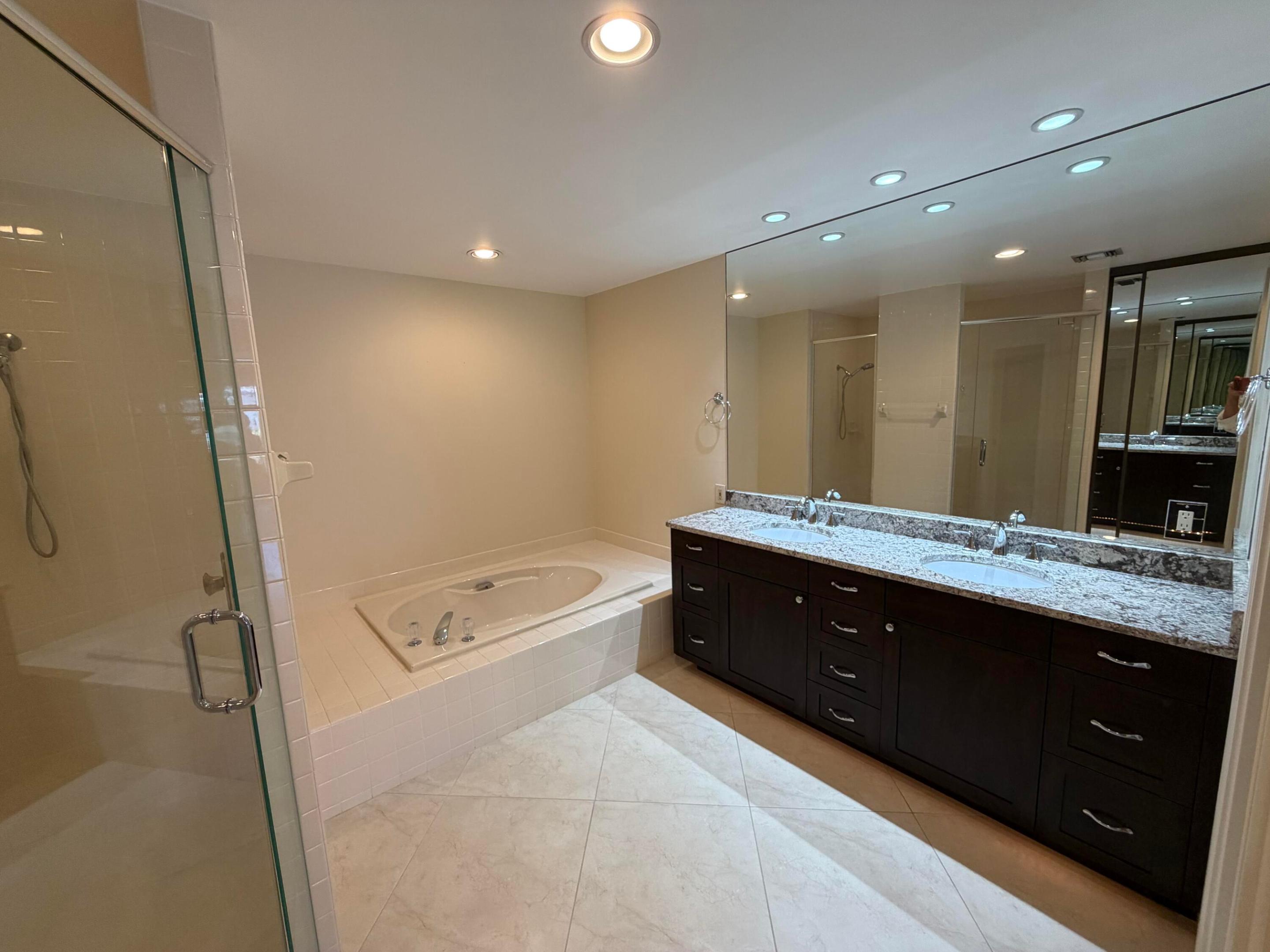 SARATOGA POINTE - Residential