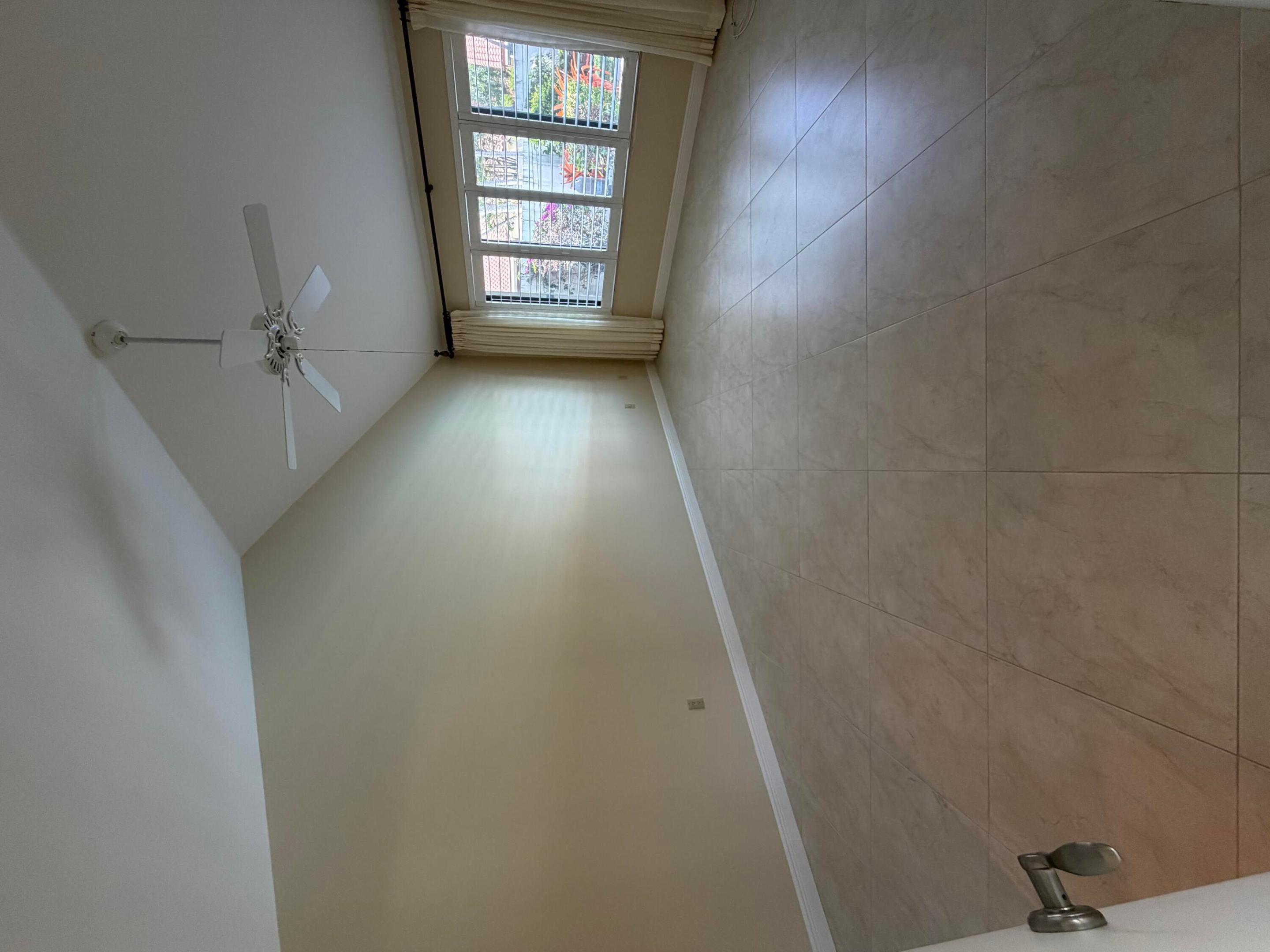 SARATOGA POINTE - Residential