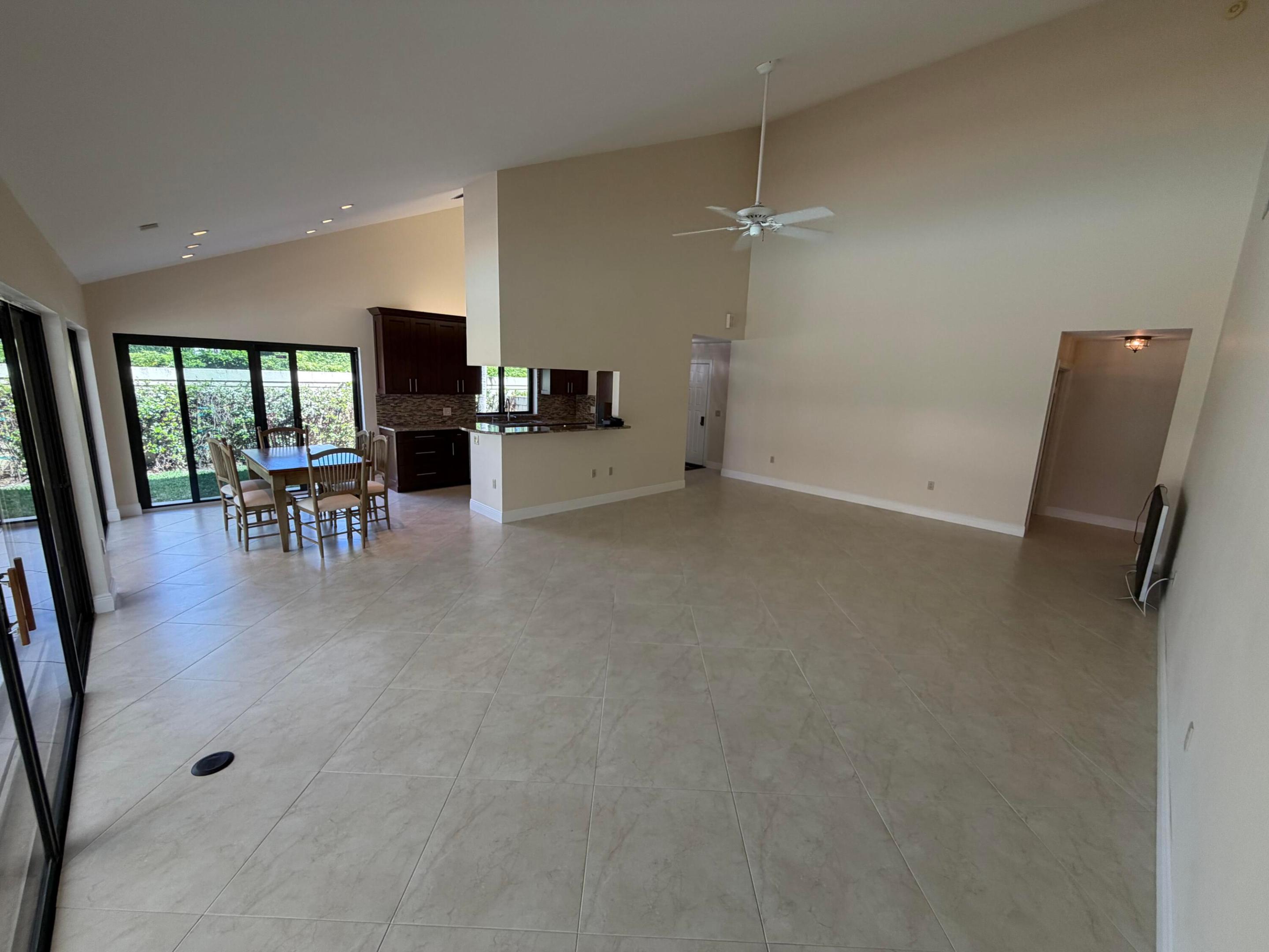 SARATOGA POINTE - Residential