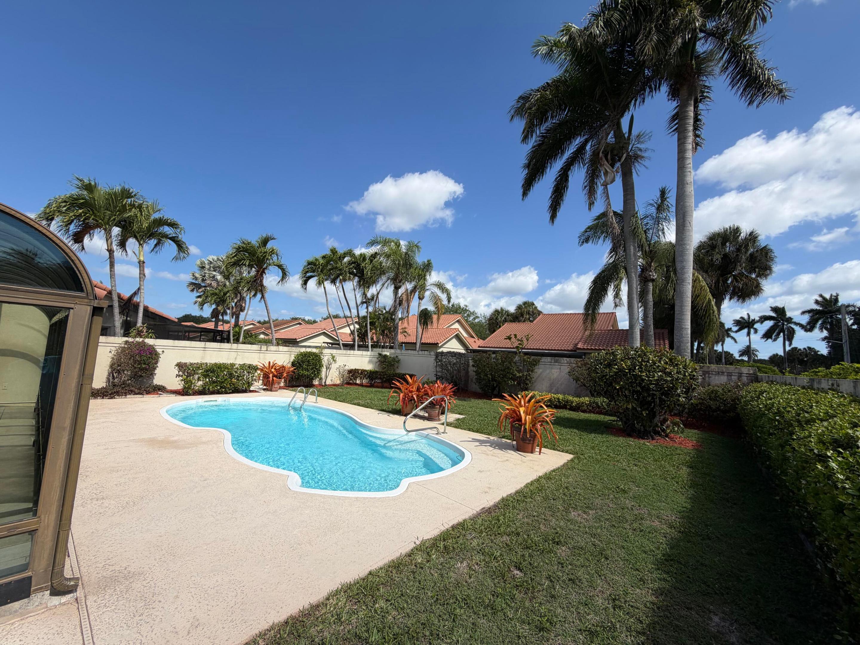 SARATOGA POINTE - Residential