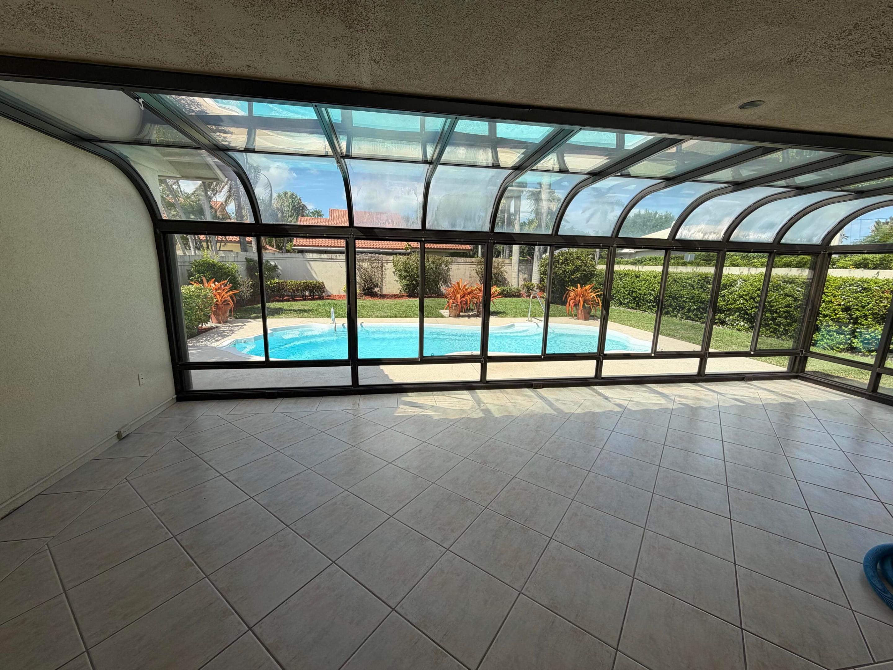 SARATOGA POINTE - Residential