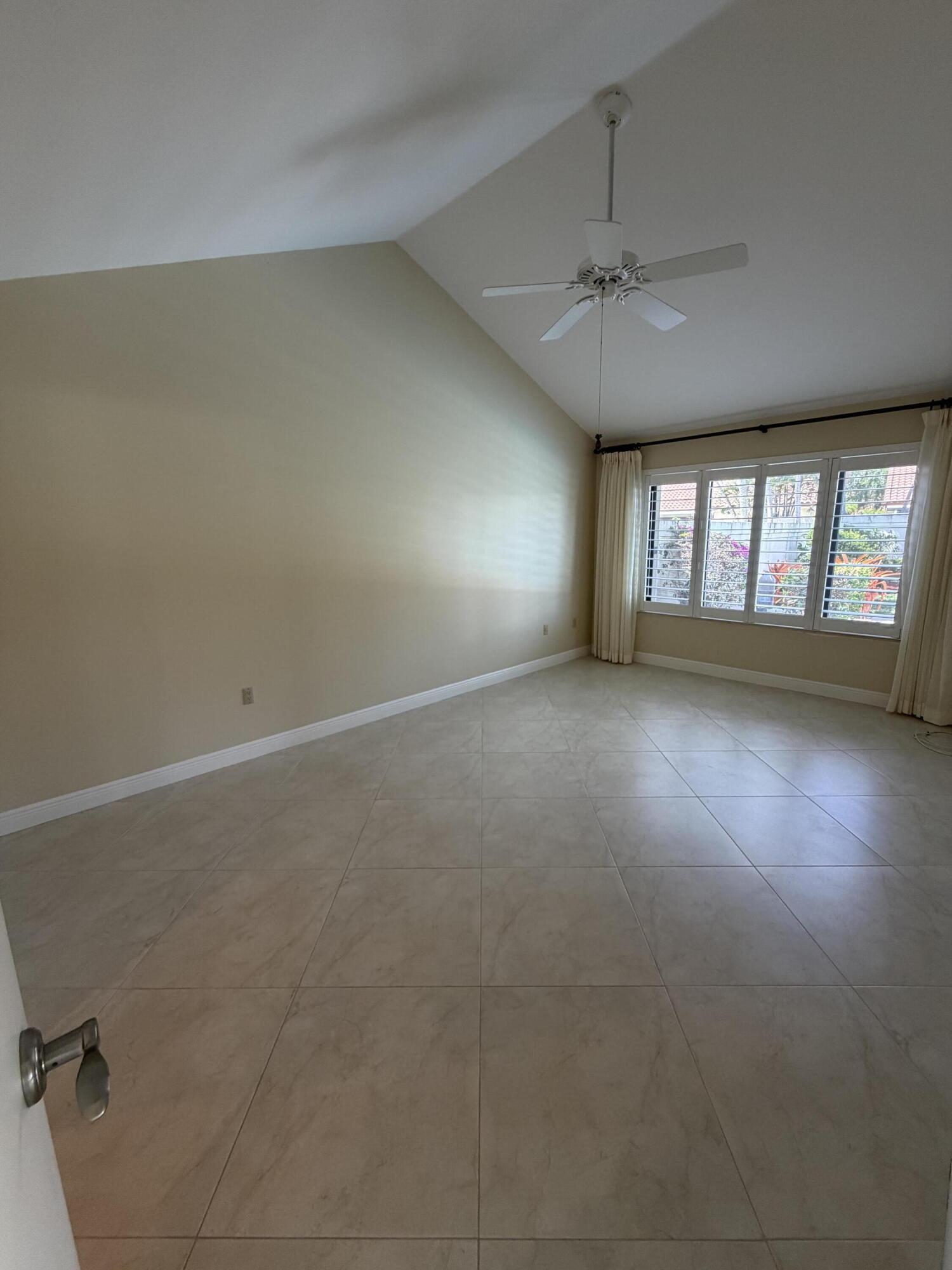 SARATOGA POINTE - Residential