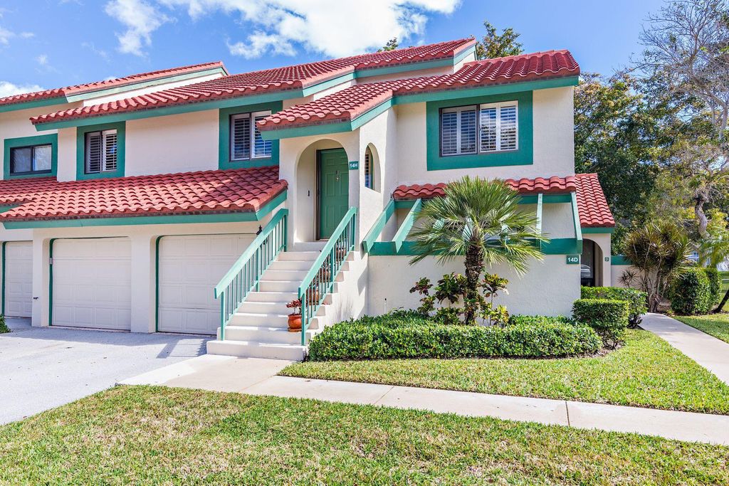 Photo of 14 Lexington Lane E #H, Palm Beach Gardens, FL 33418 (MLS # R10787857)