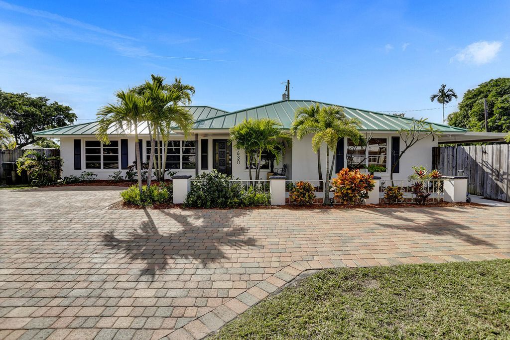 Photo of 630 Curlew Road, Delray Beach, FL 33444 (MLS # R11031701)
