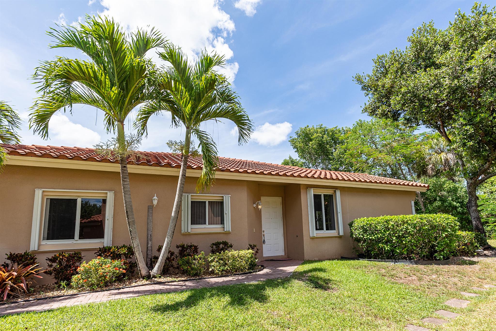 5711 NW 125th Avenue