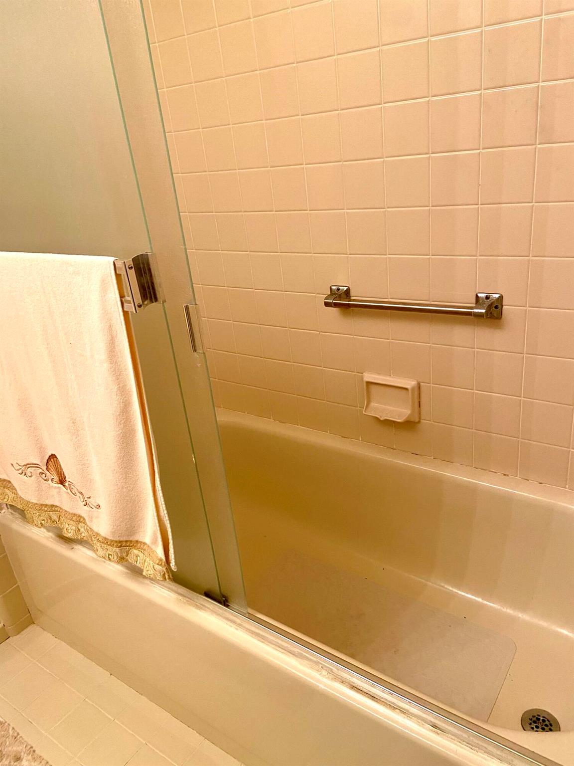 Spaanish Lakes One - Residential