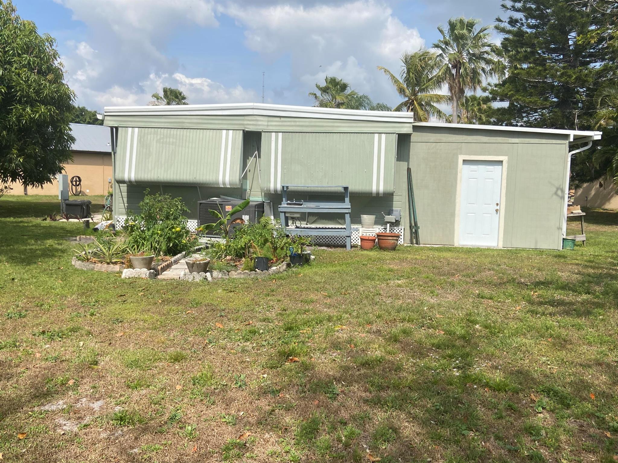 Spaanish Lakes One - Residential