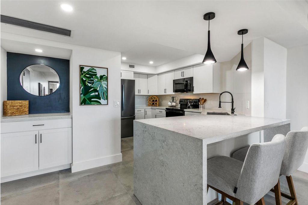 Photo of 2425 Presidential Way #1101, West Palm Beach, FL 33401 (MLS # R11154173)