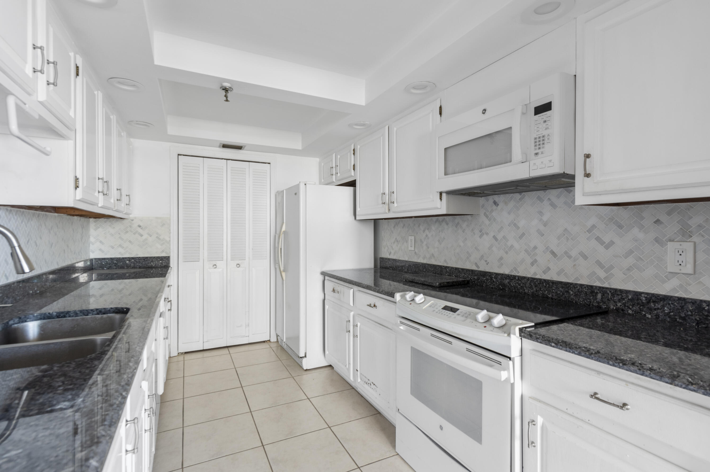 PORTA BELLA EAST - Residential