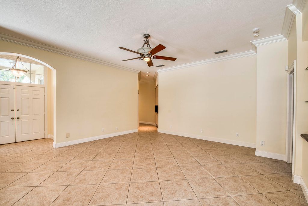 Photo of 190 S Hampton Dr, Jupiter, FL 33458 (MLS # B26000711)