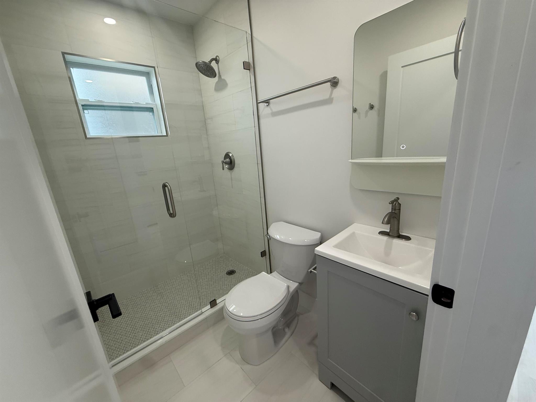 COLONIAL ESTS - Residential Lease