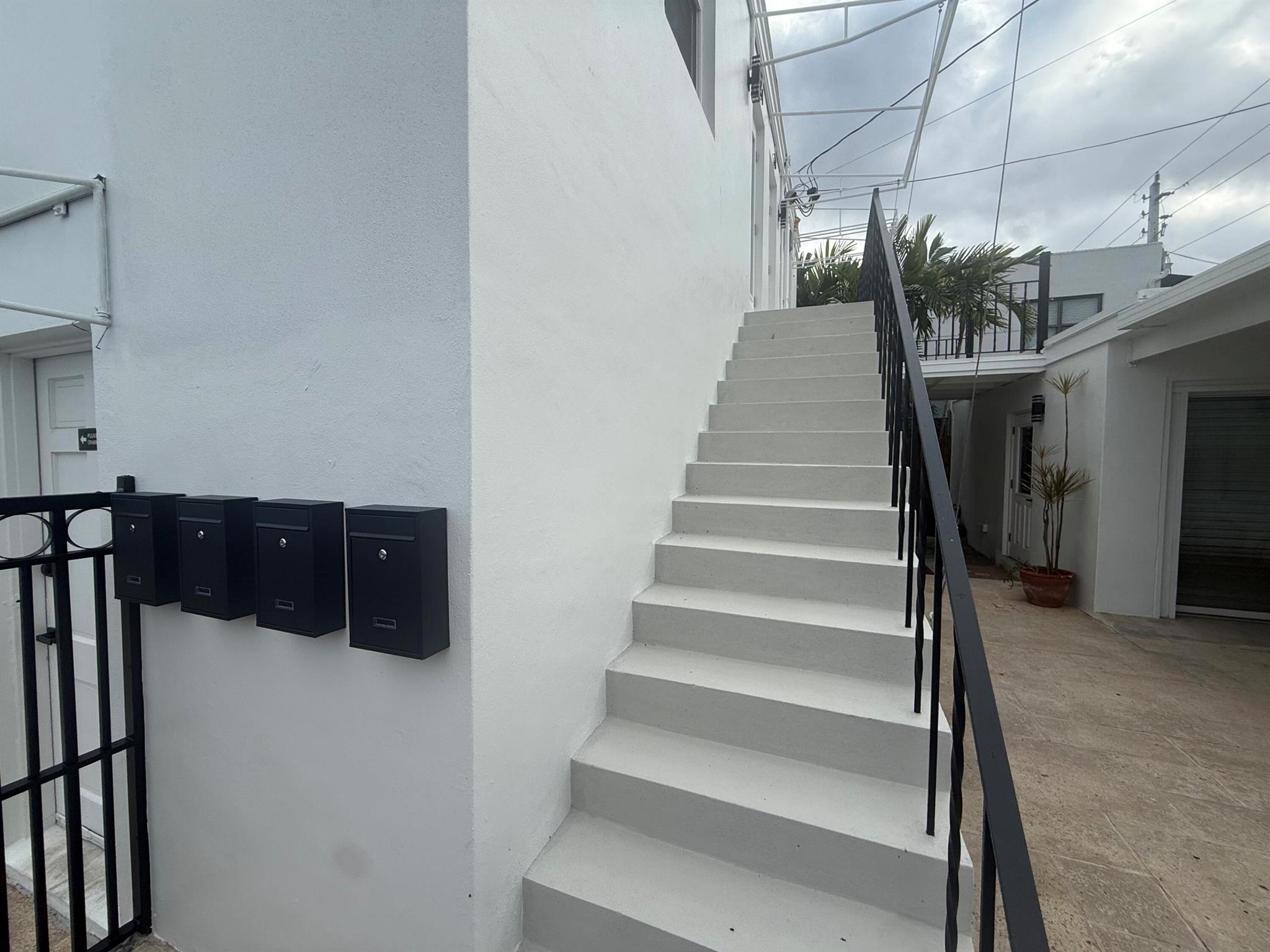 COLONIAL ESTS - Residential Lease