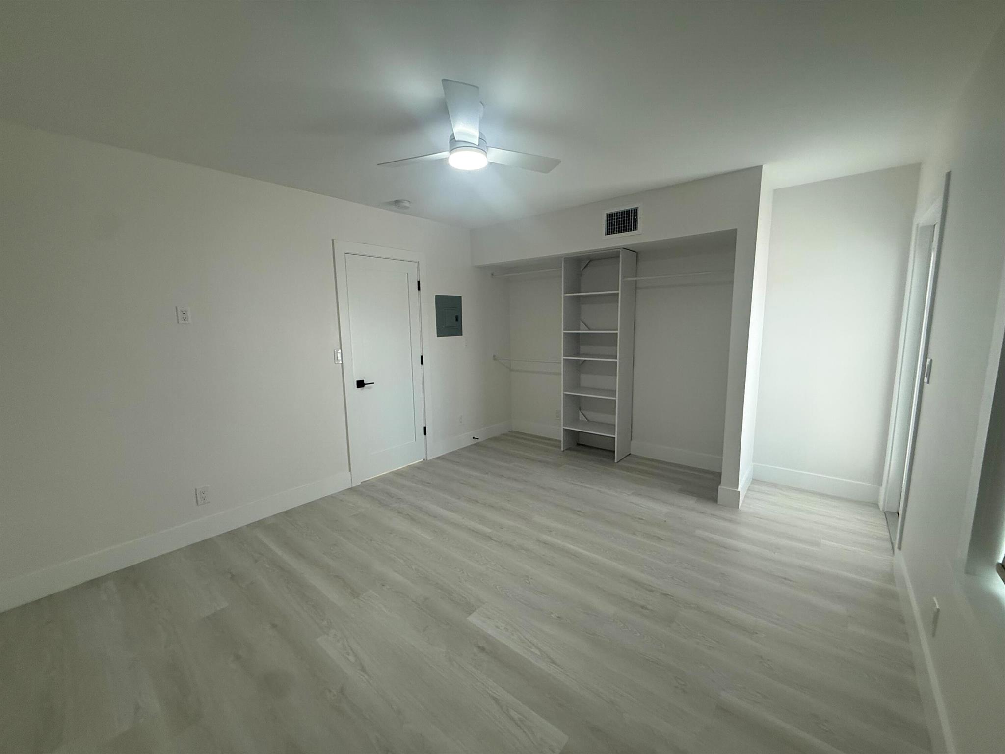 COLONIAL ESTS - Residential Lease