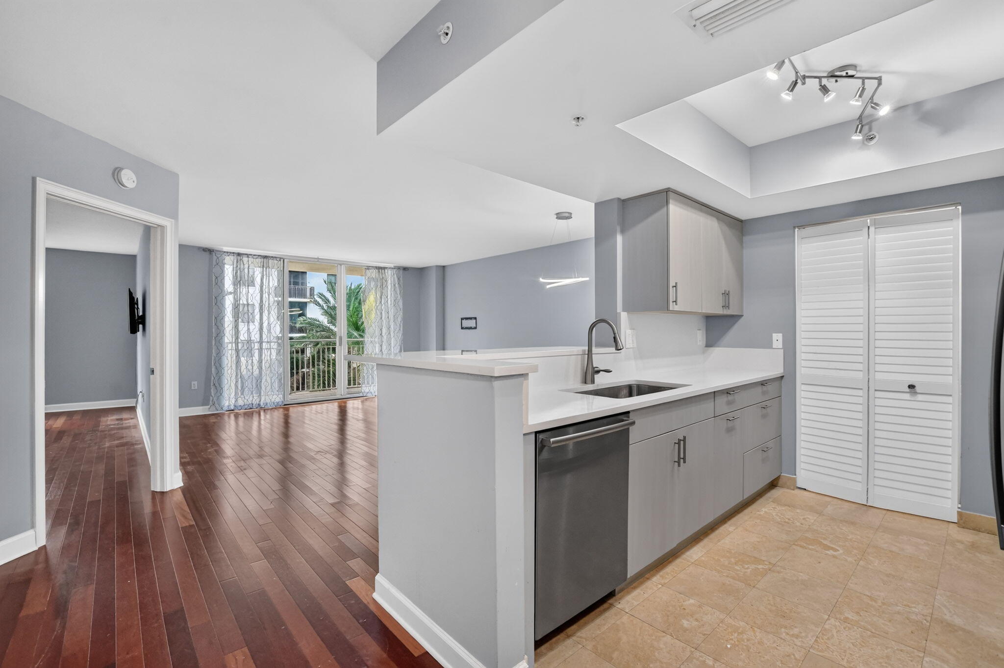 99 SE Mizner Boulevard 435
