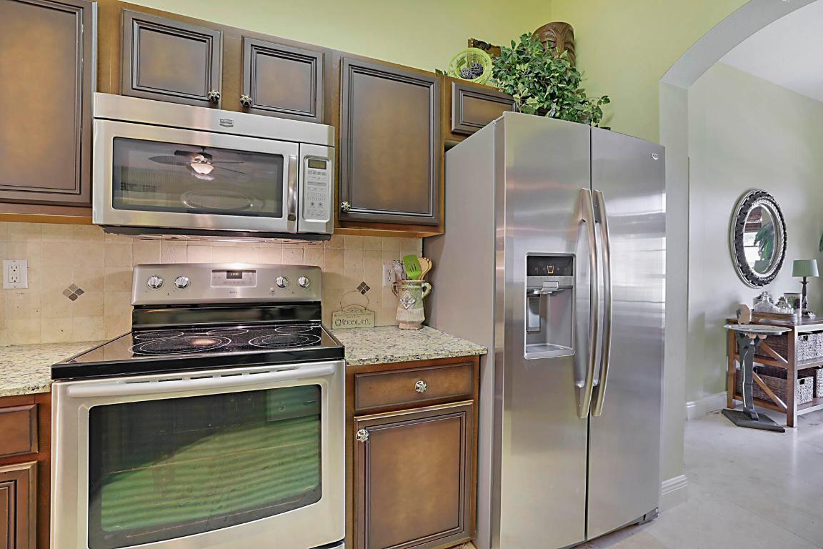 GREENVIEW SHORES 2 OF WELLINGTON - Residential Lease