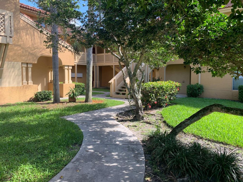 Photo of 4799 Via Palm Lakes #1611, West Palm Beach, FL 33417 (MLS # B26034439)