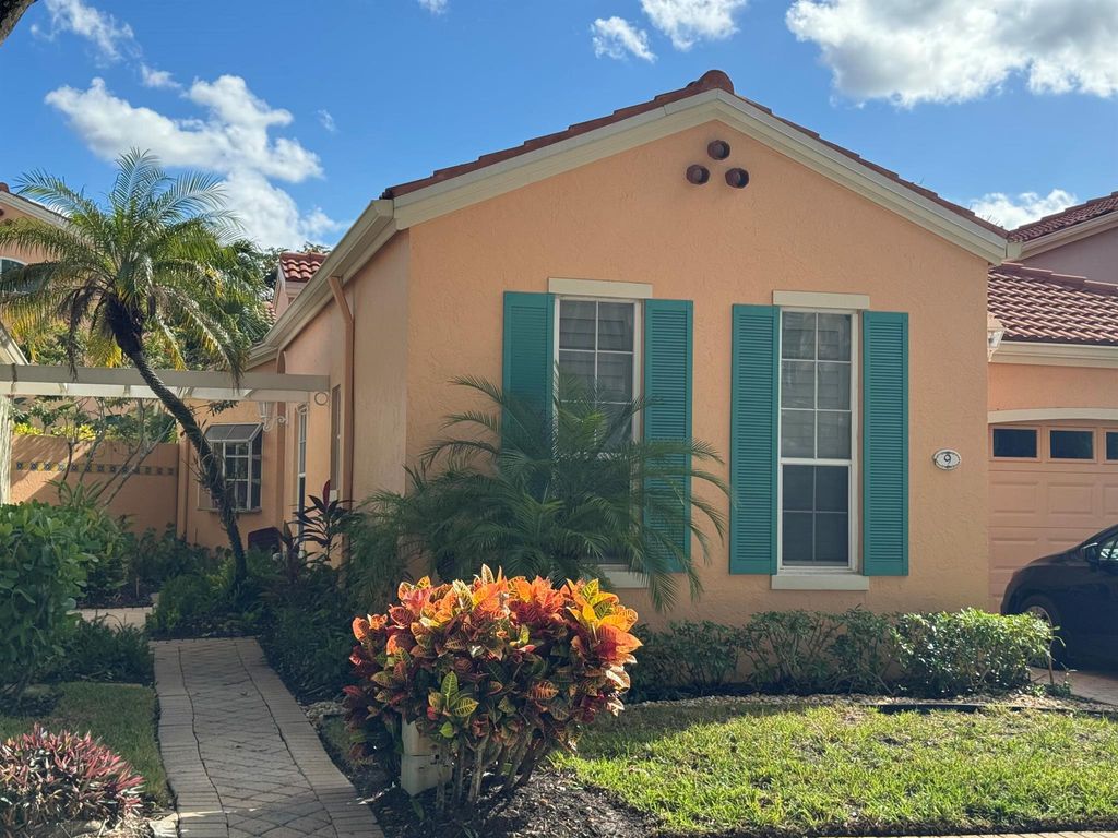 Photo of 9 Via Sorrento, Palm Beach Gardens, FL 33418 (MLS # R11042569)