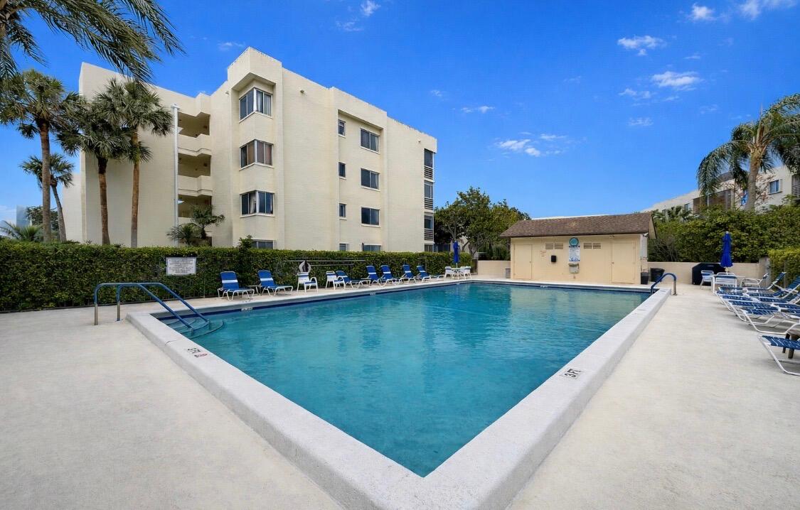 BARRINGTON AT POINCIANA CONDO - Residential