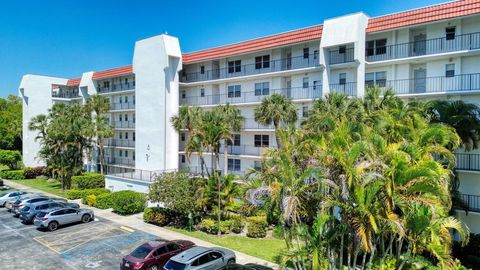 Photo of 3593 Birdie Drive #203, Lake Worth, FL 33467 (MLS # B26003710)
