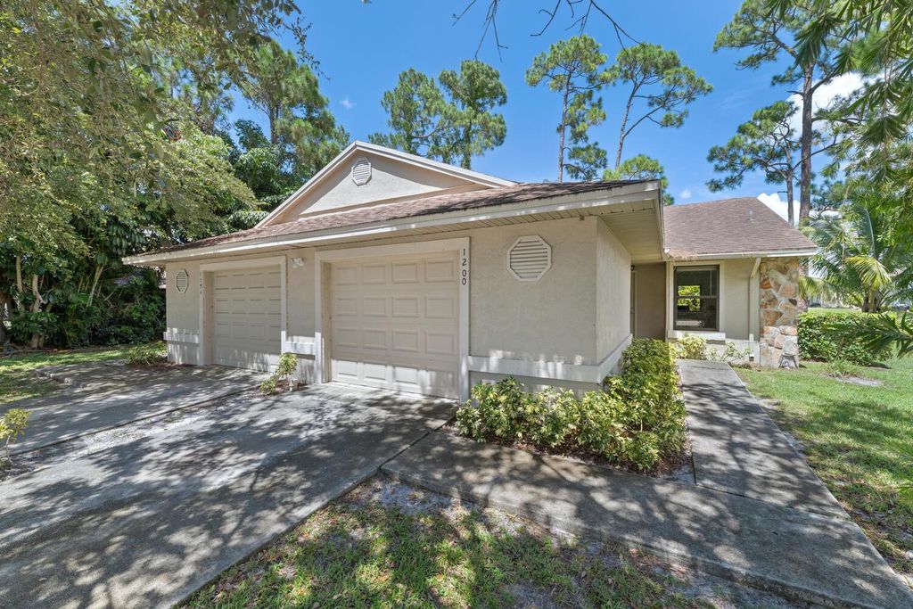 Photo of 1194 Hyacinth Place, Wellington, FL 33414 (MLS # R10963268)