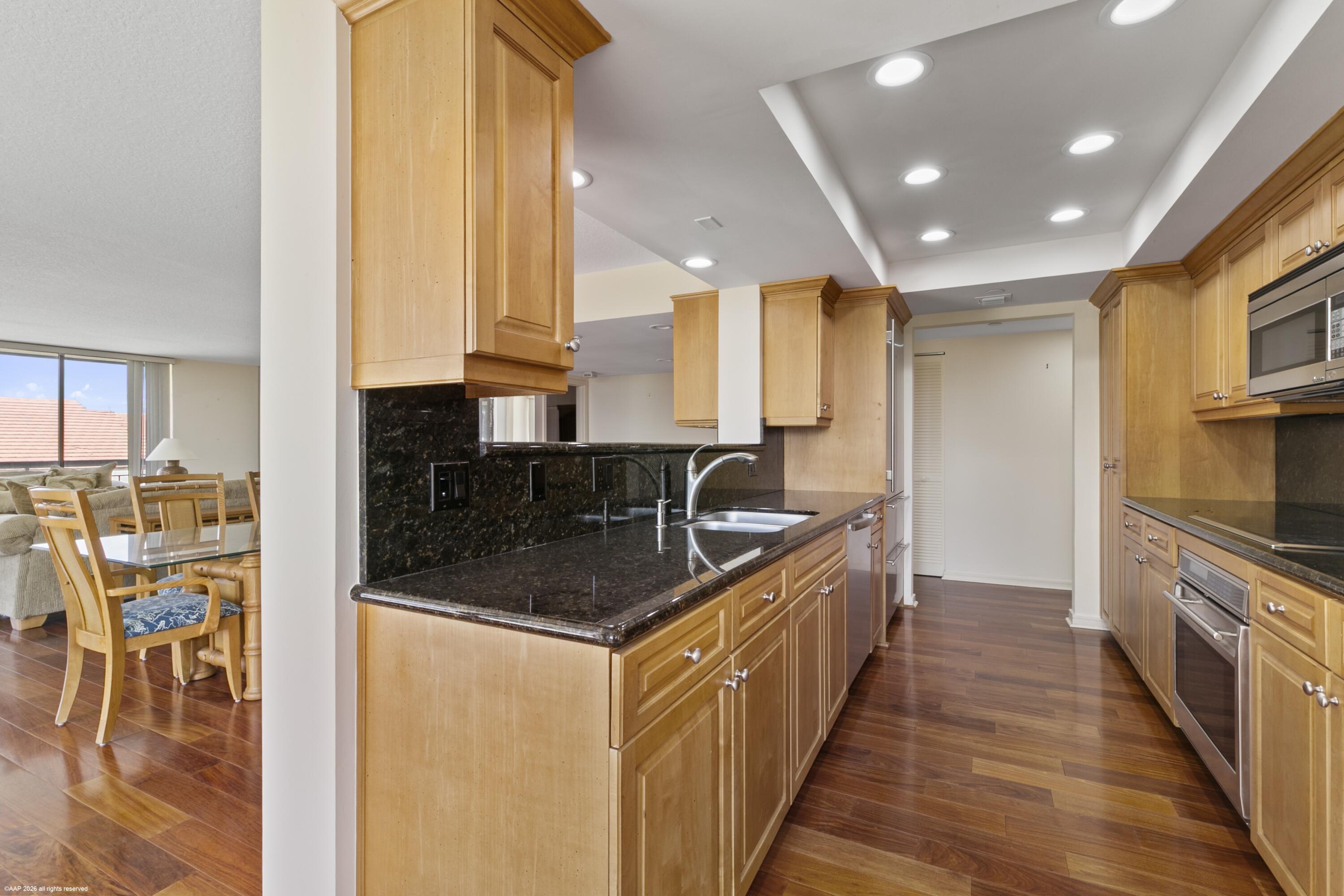 MARTINIQUE 2 CONDO - Residential