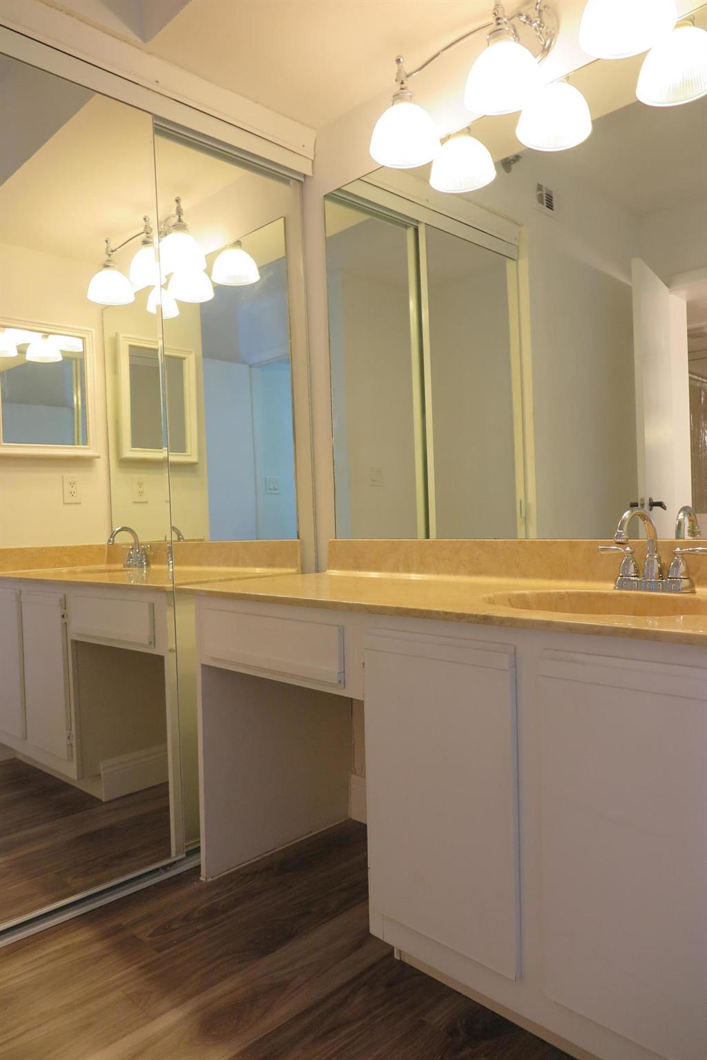 CLUB ROYALE - Residential Lease