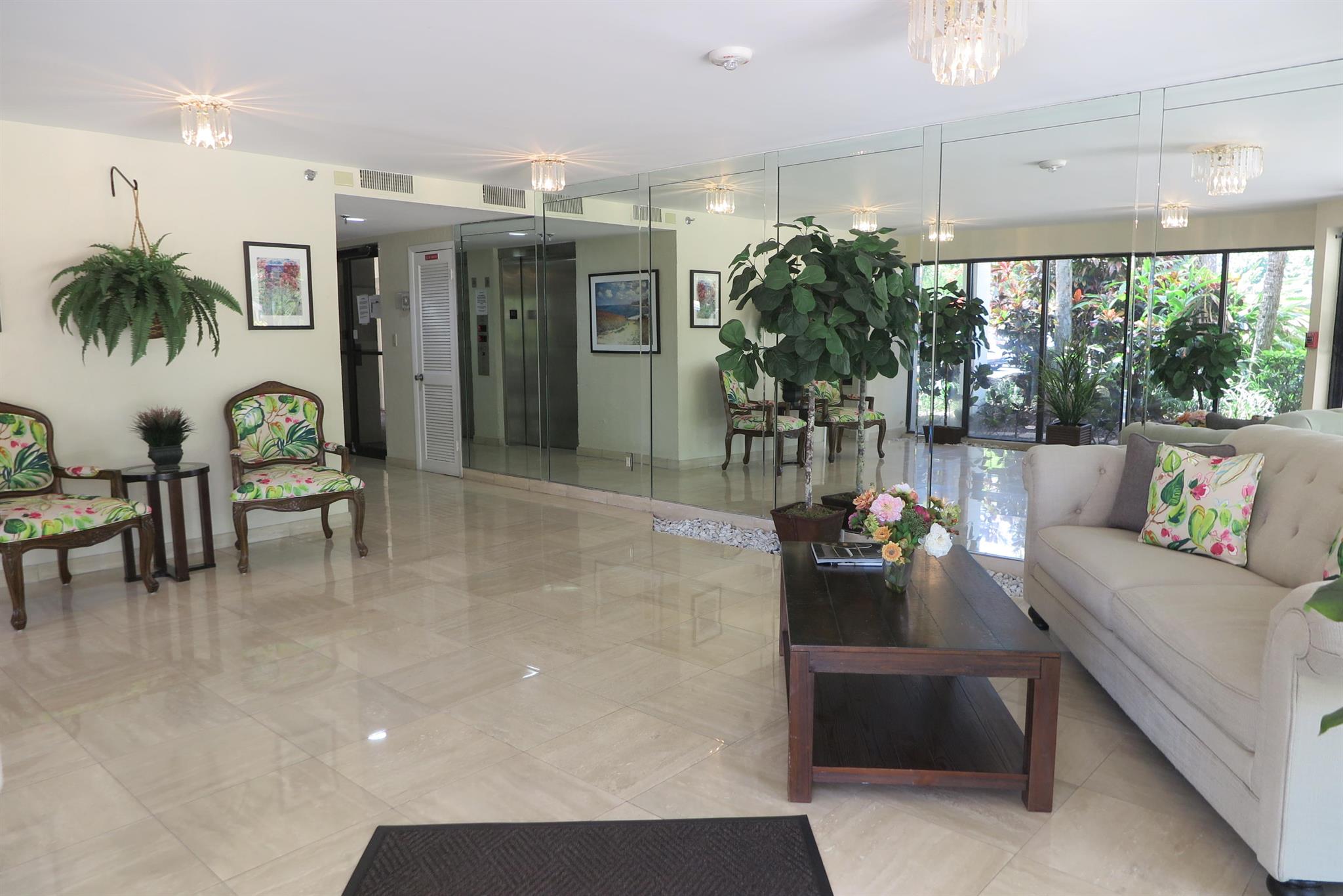 CLUB ROYALE - Residential Lease