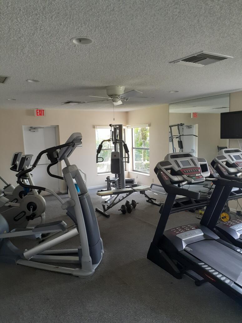 CLUB ROYALE - Residential Lease