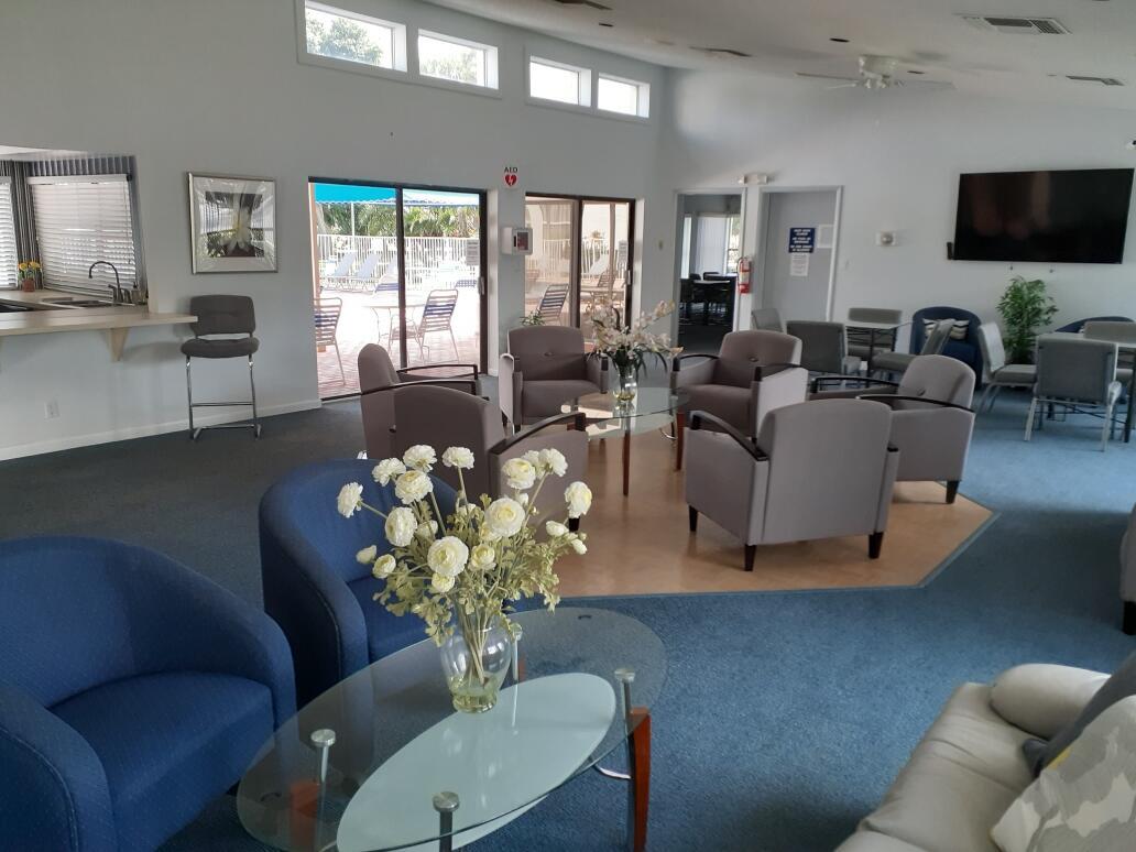 CLUB ROYALE - Residential Lease