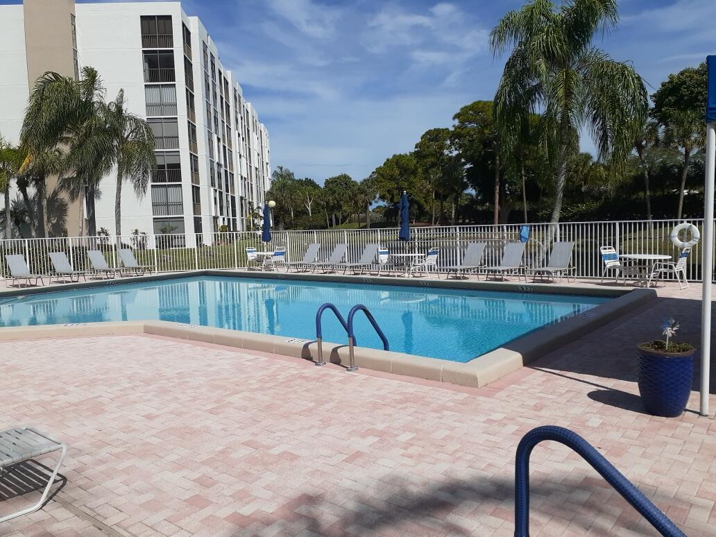 CLUB ROYALE - Residential Lease