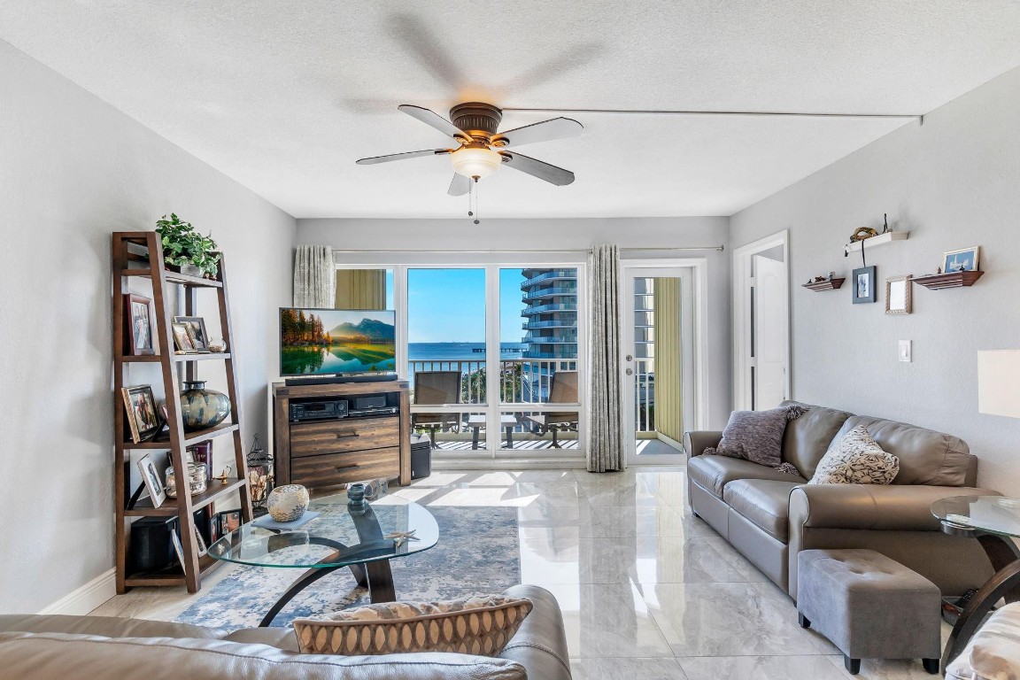 Admiralty Towers - Residential