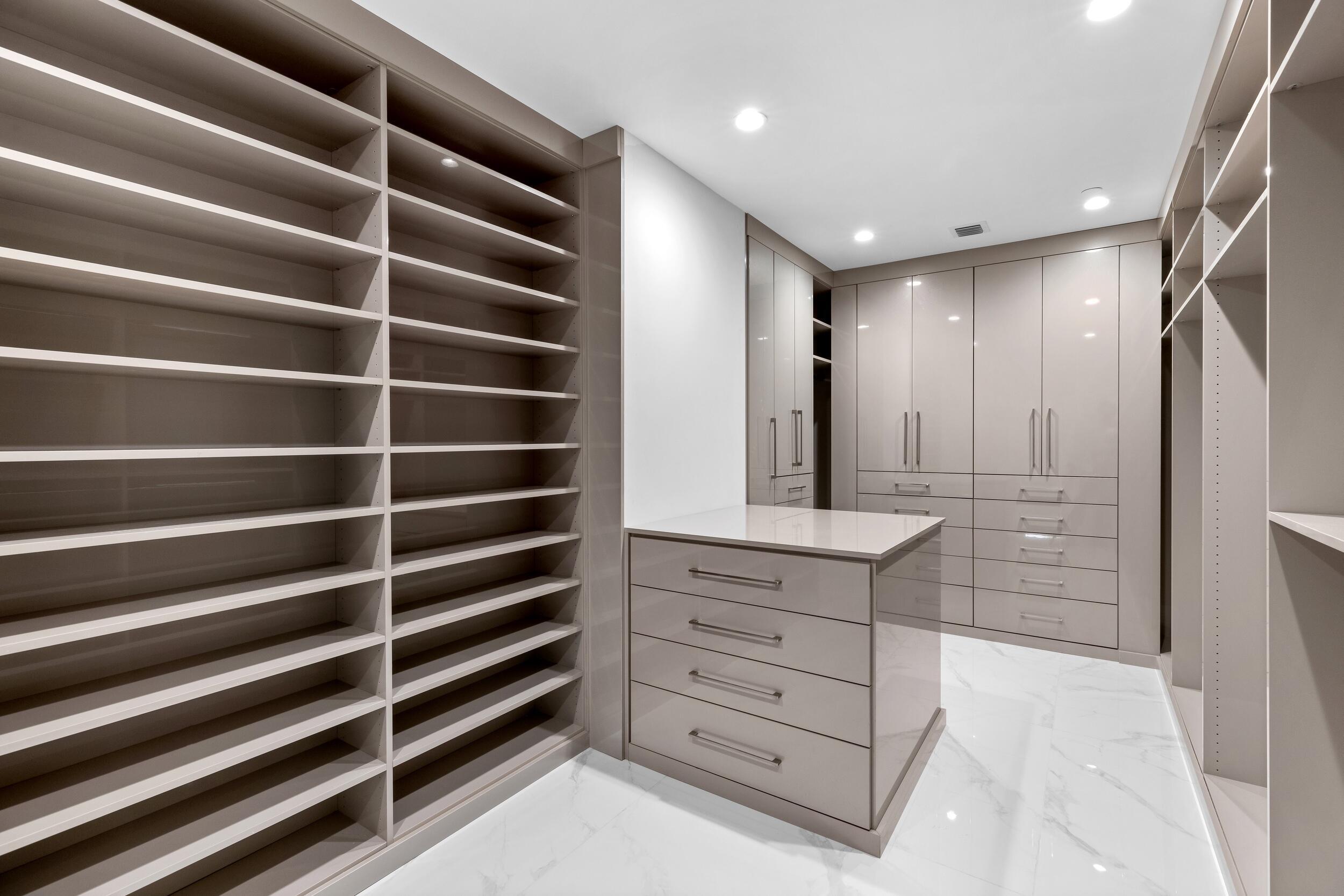 ROYAL PALM RESIDENCES - Residential Lease