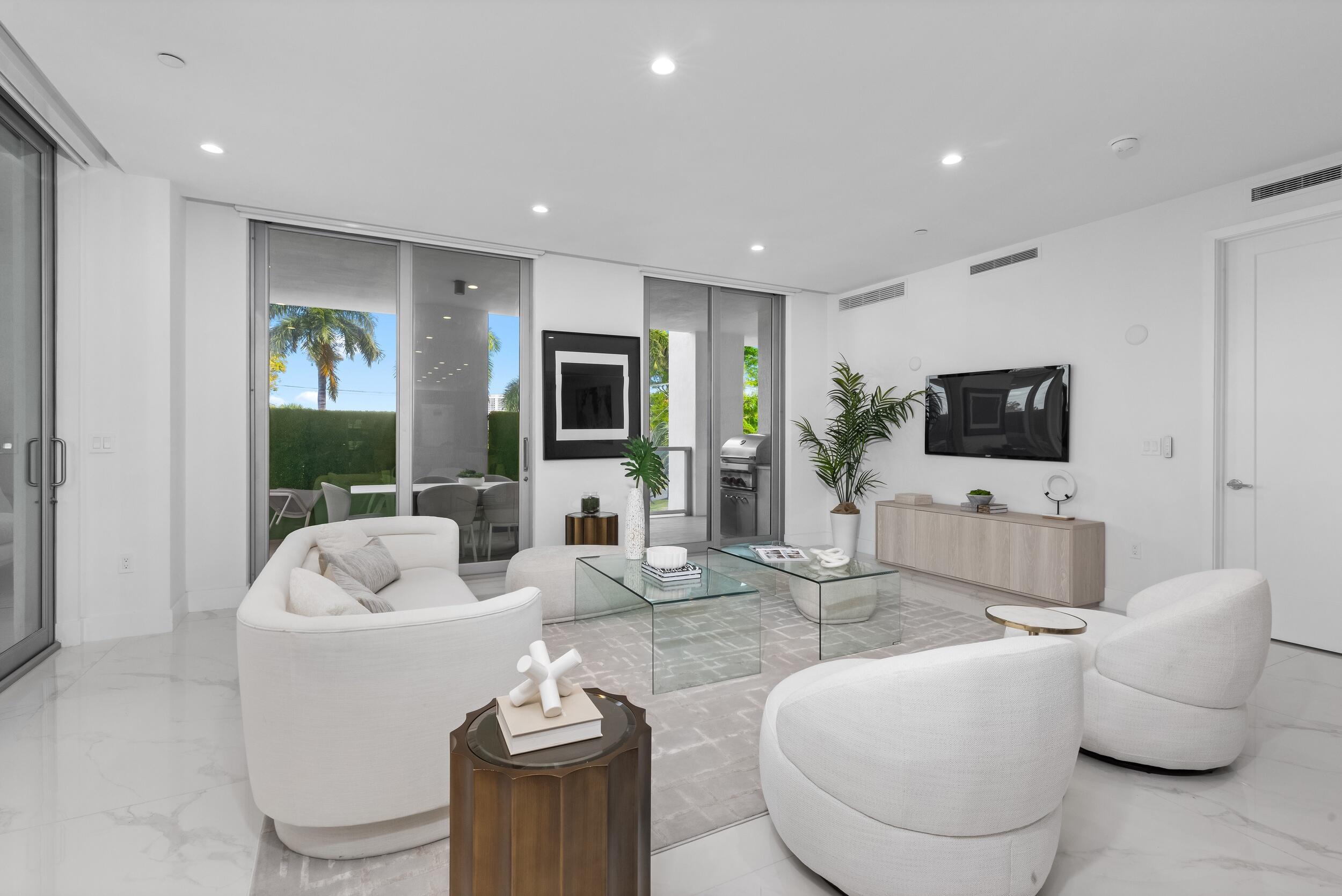 ROYAL PALM RESIDENCES - Residential Lease