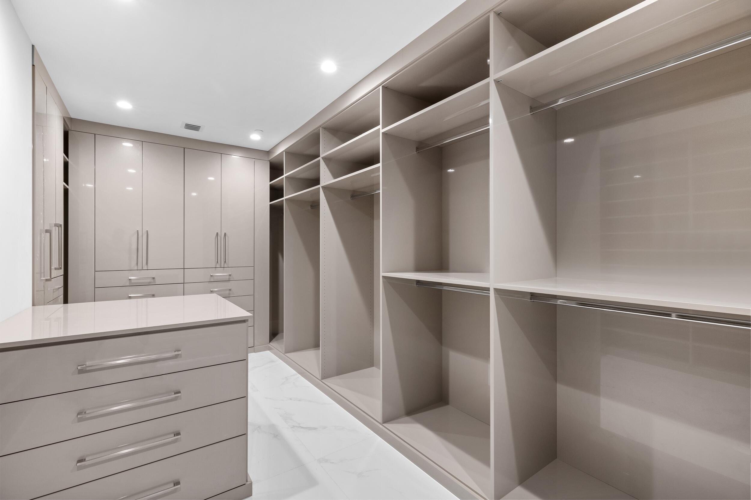 ROYAL PALM RESIDENCES - Residential Lease