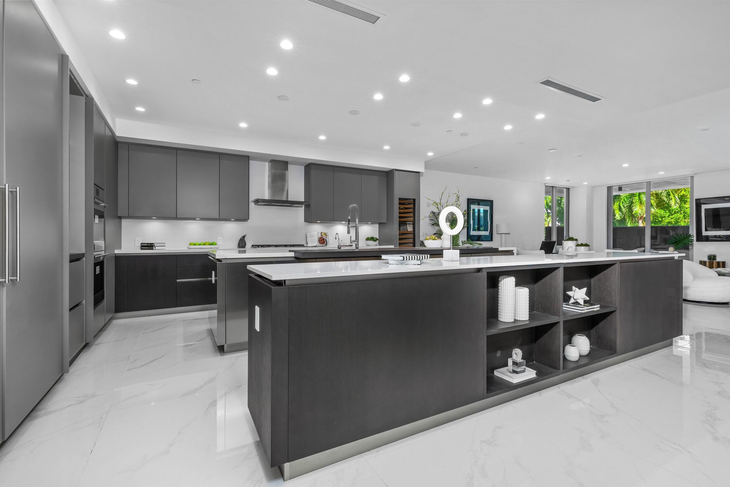 ROYAL PALM RESIDENCES - Residential Lease