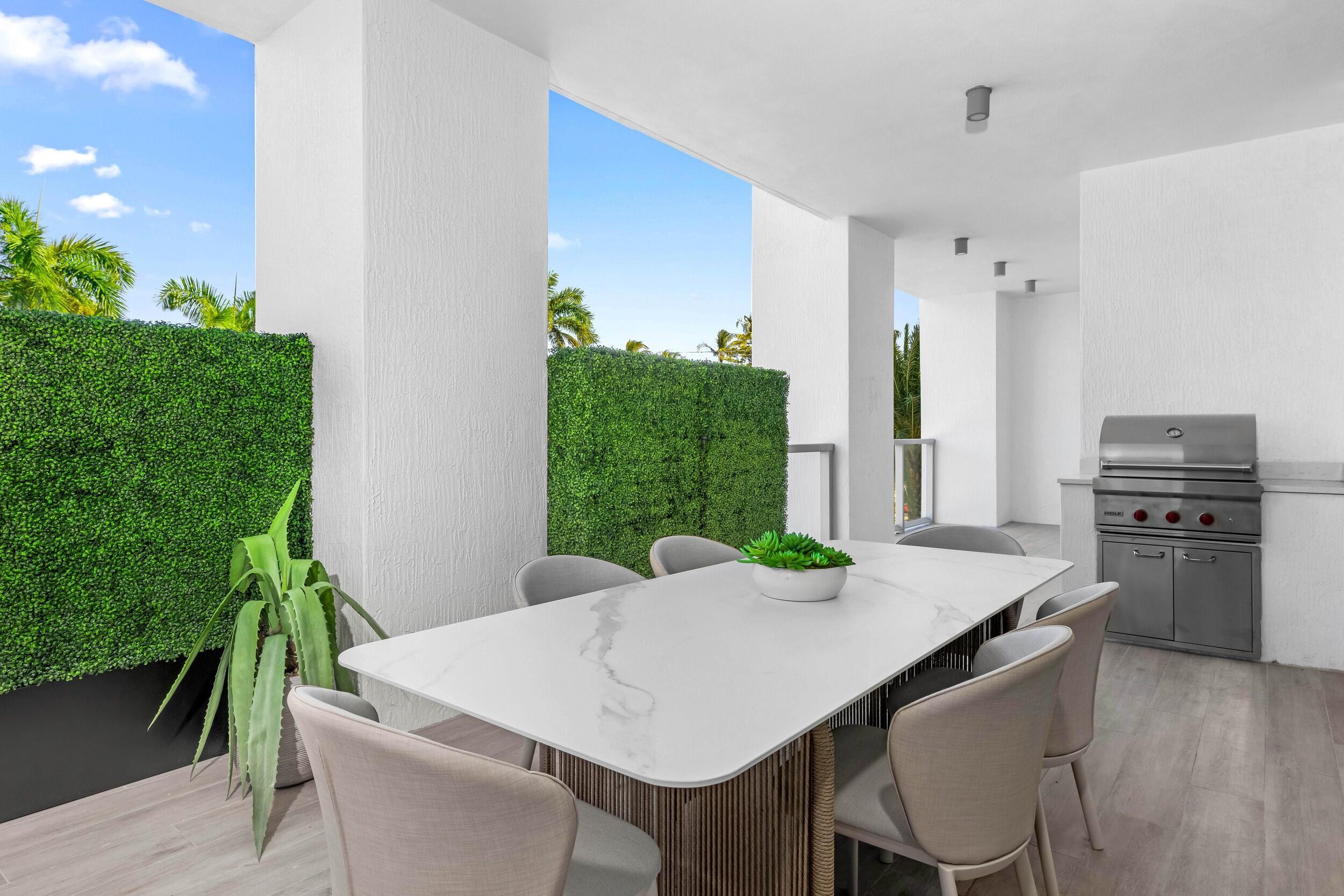 ROYAL PALM RESIDENCES - Residential Lease