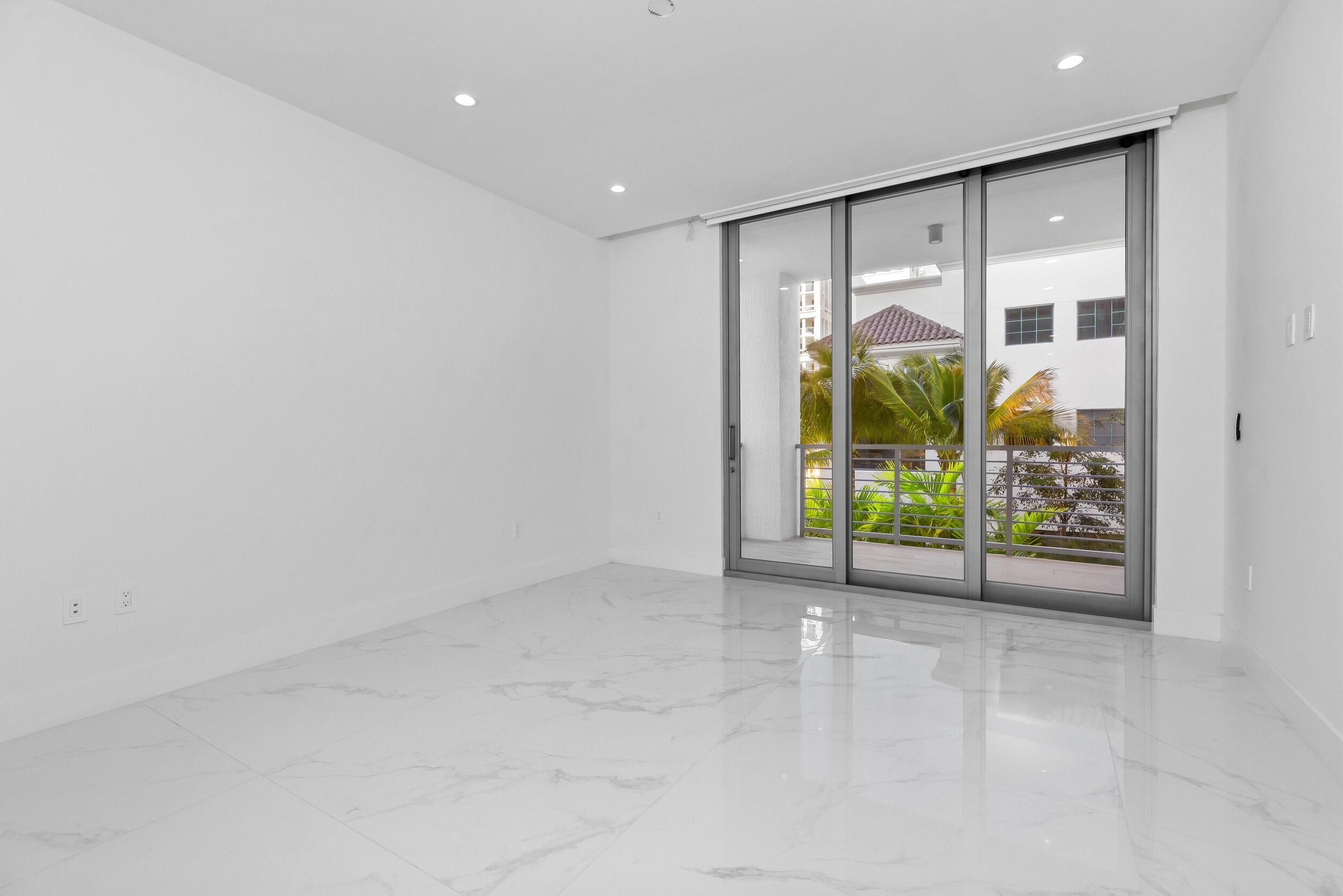 ROYAL PALM RESIDENCES - Residential Lease