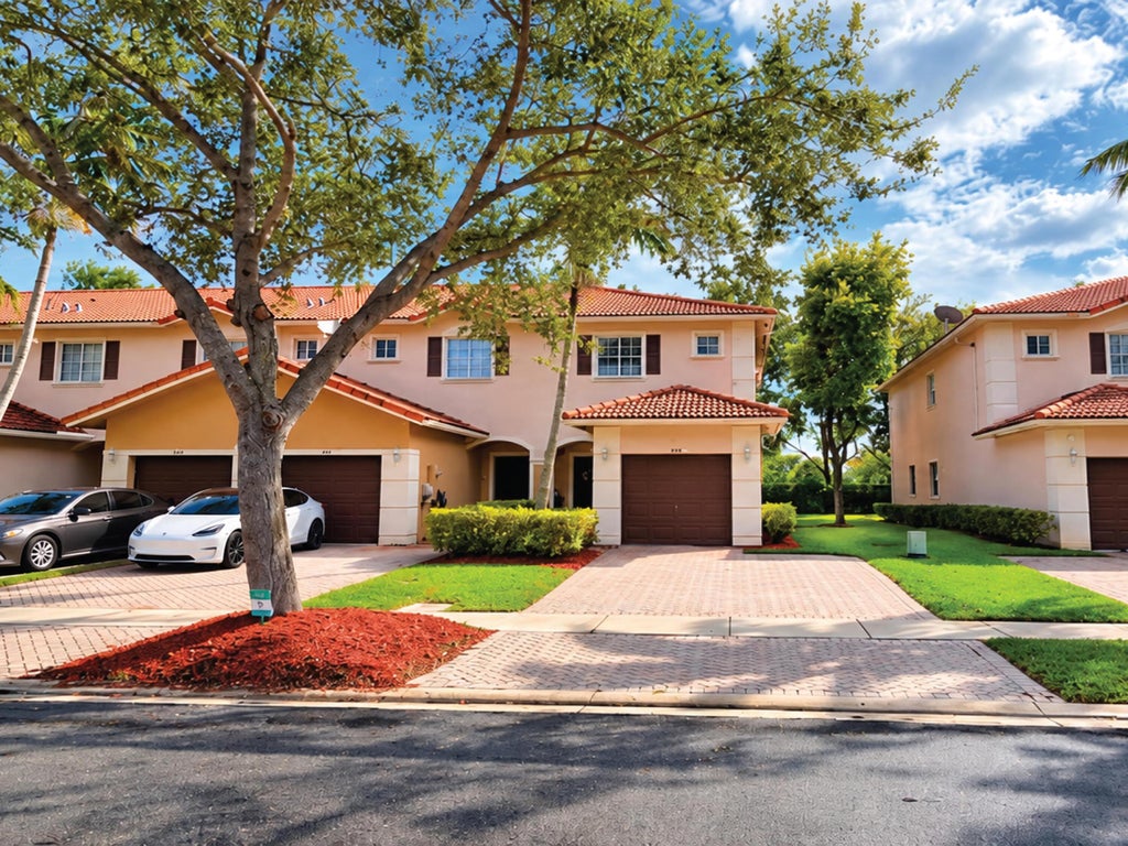 Photo of 8834 S ISLES Circle, Tamarac, FL 33321 (MLS # B26094434)