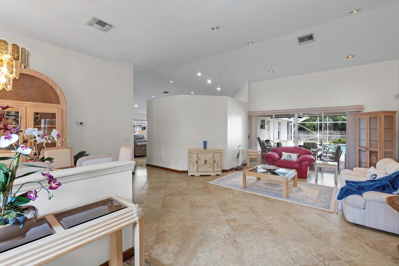 Pinecrest Lakes Ph 09 - Residential