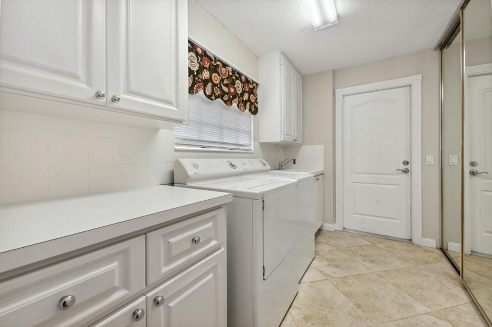 RIVERWALK - Residential Lease