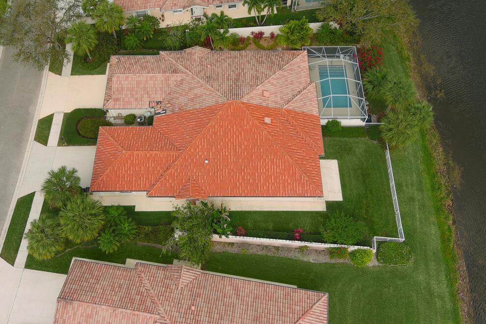 RIVERWALK - Residential Lease