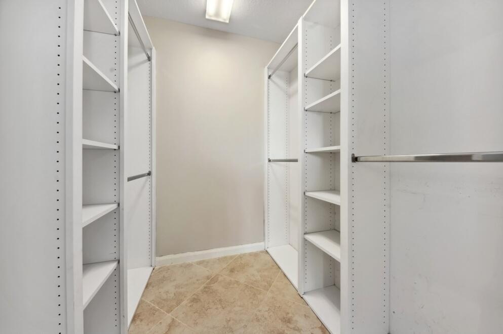 RIVERWALK - Residential Lease