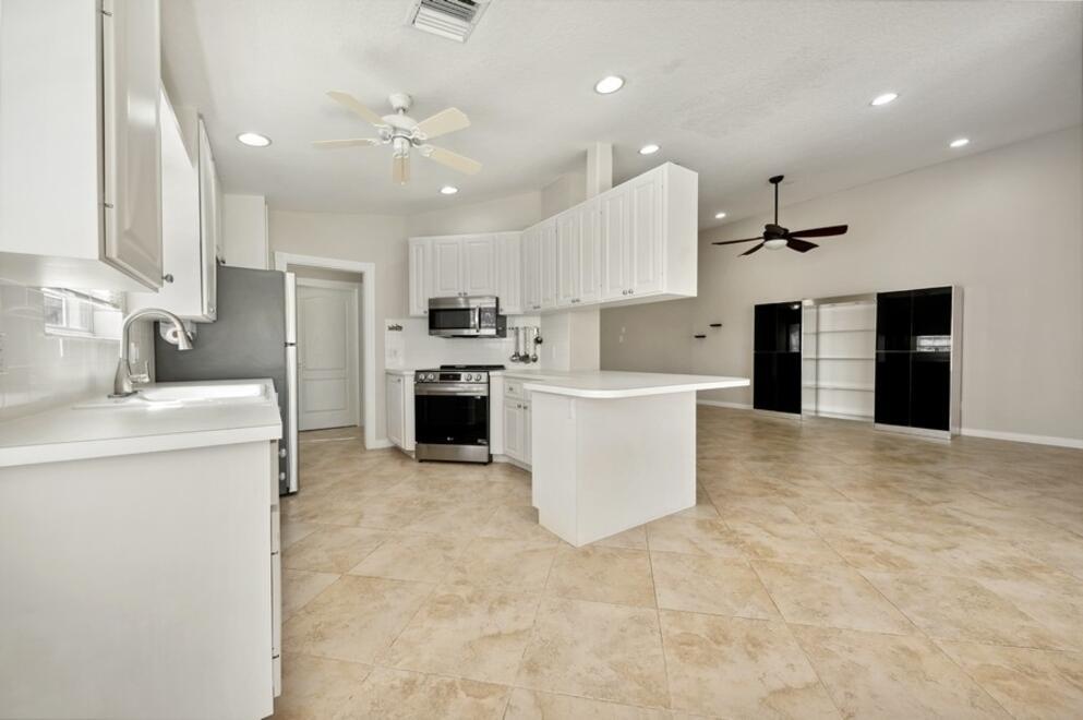 RIVERWALK - Residential Lease